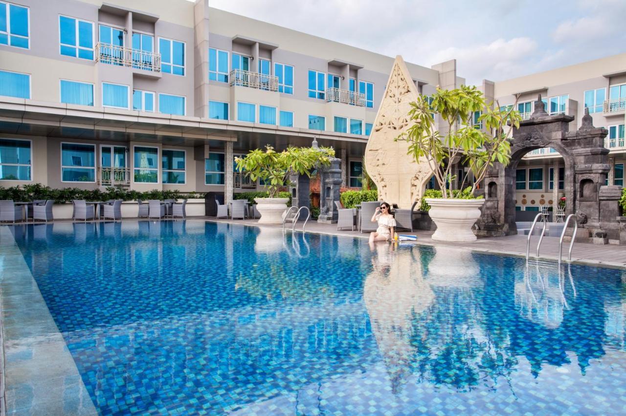 Grand Mercure Yogyakarta Adi Sucipto Pakualaman Exterior photo