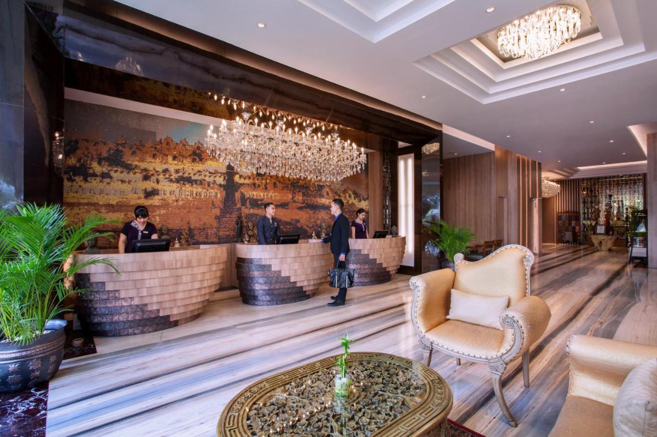 Grand Mercure Yogyakarta Adi Sucipto Pakualaman Exterior photo