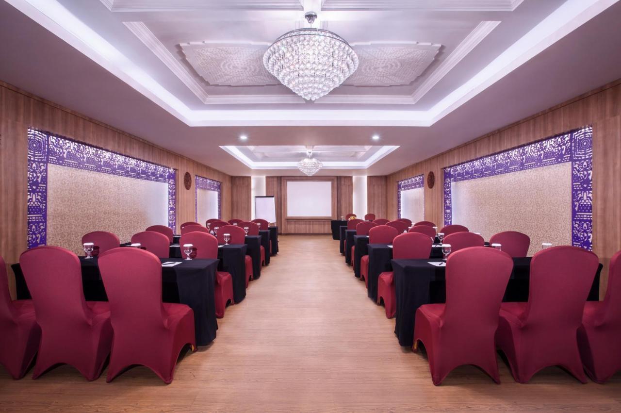 Grand Mercure Yogyakarta Adi Sucipto Pakualaman Exterior photo